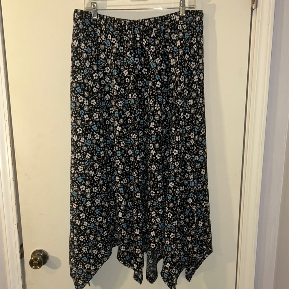 Cato Large Black, White, and Blue Floral Asymmetrical Lined Maxi Skirt